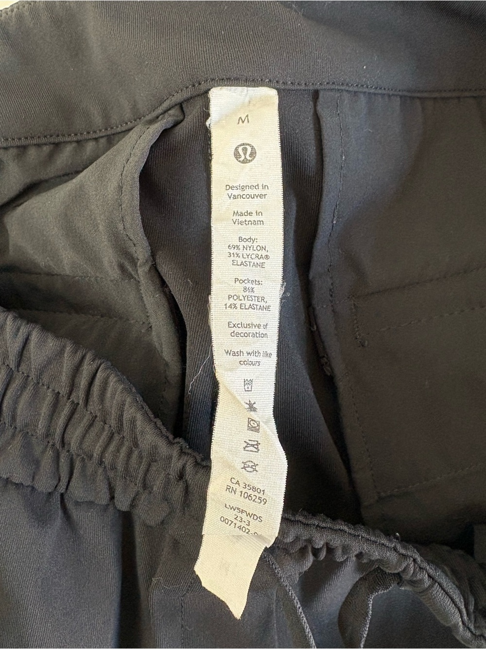 Lululemon Tapered-Leg Mid-Rise Pant 7/8 Length Luxtreme Size Medium EUC Capsule - Picture 2 of 12